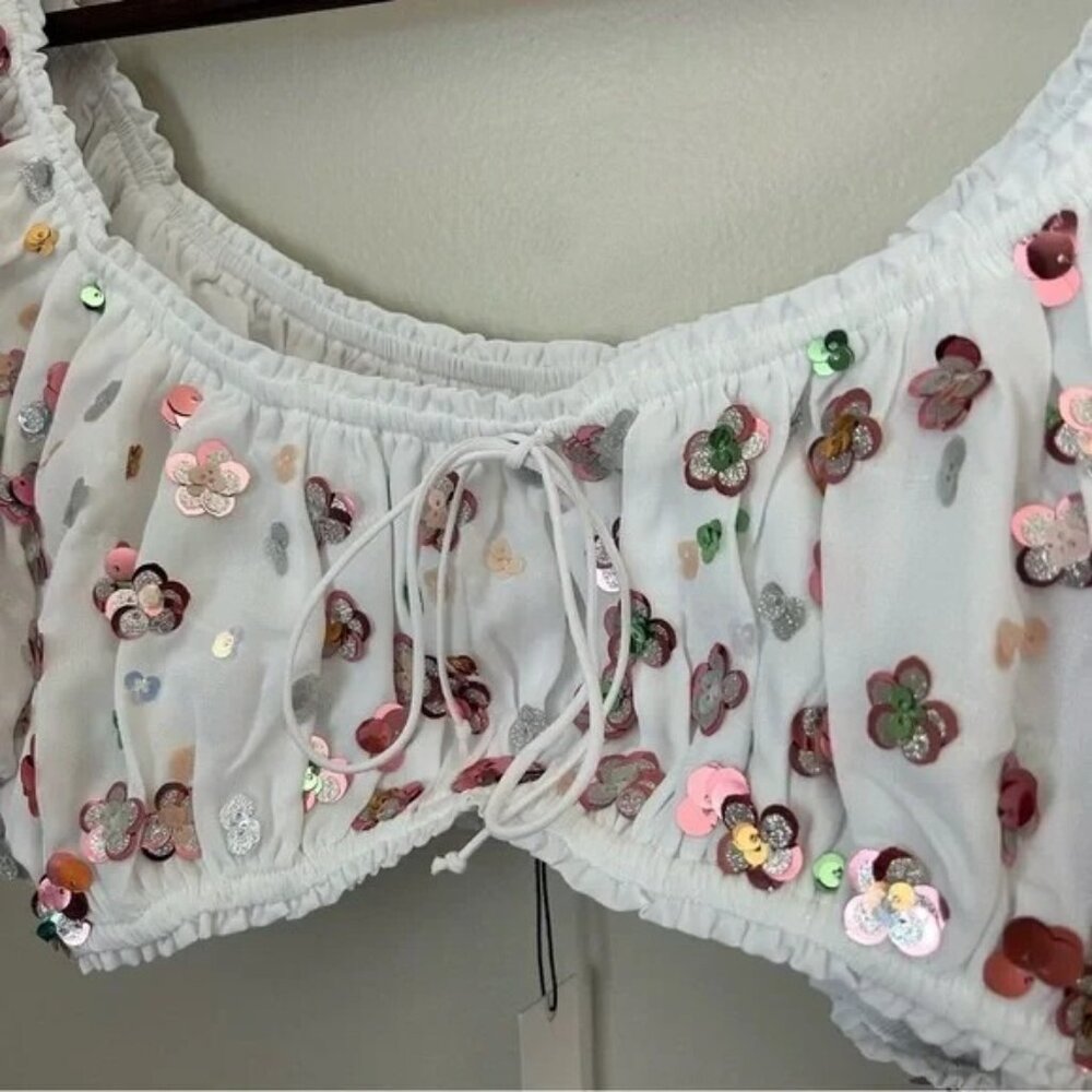 For Love & Lemons Crop Top Cold Hearted Short Sleeve Sequin Flower White Pink - Picture 4 of 15
